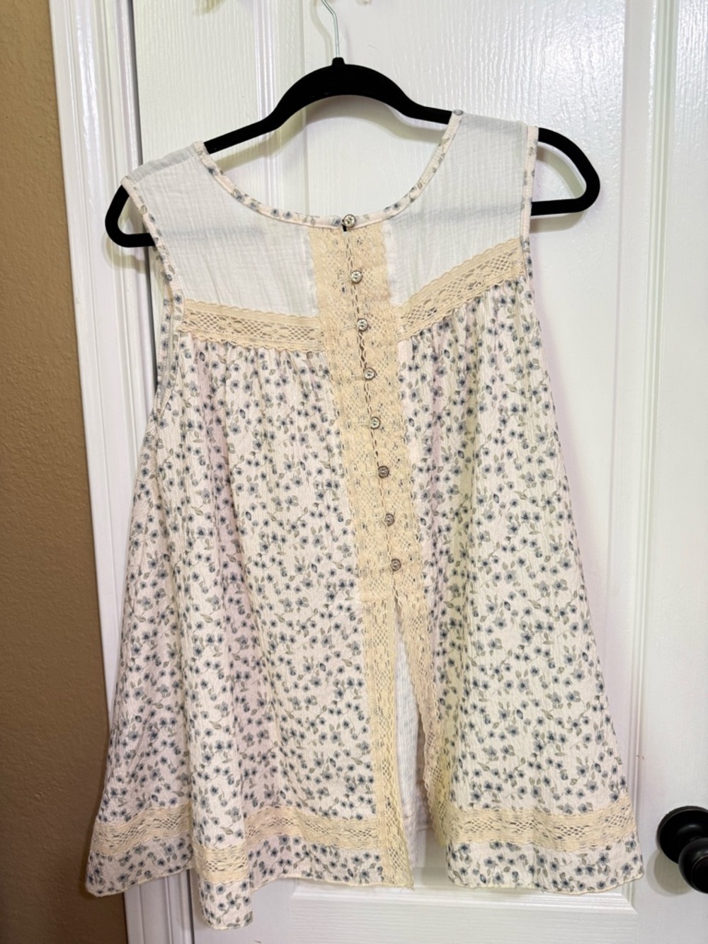 H283 New POL M pp22 Cream Floral Lace Trim Sleeveless Top matching pants listed - Picture 3 of 9